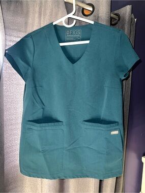 figs xs scrub top in caribbean blue